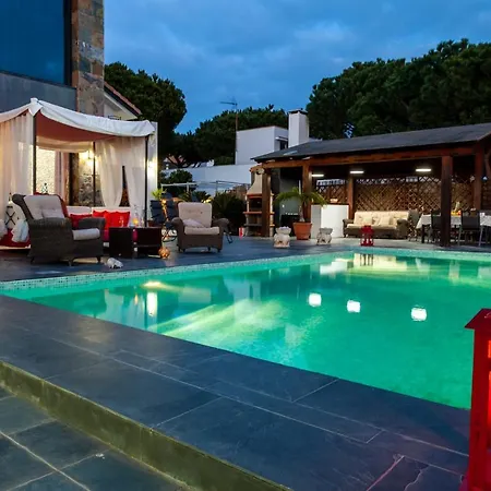 Con Piscina Privada En *