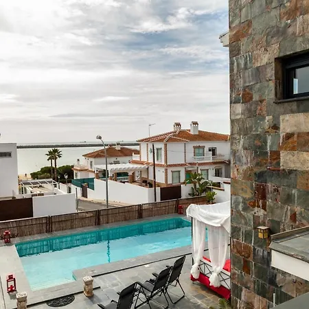 Con Piscina Privada En